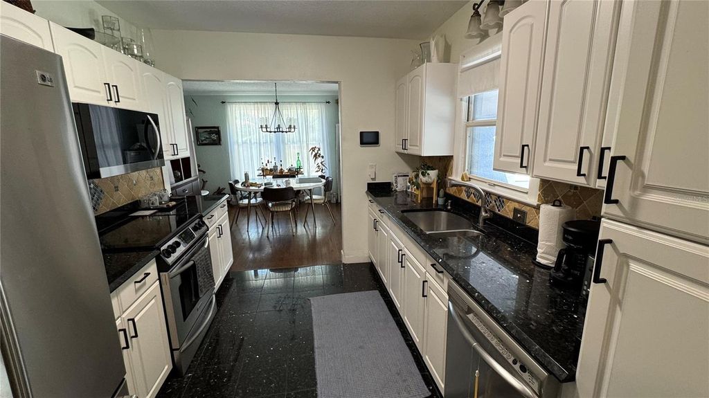 Image 10 of property listing at 795 30TH STREET, Orlando, FL 32805