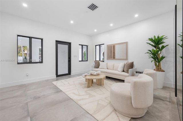 1207 Columbus Blvd, Coral Gables, FL 33134