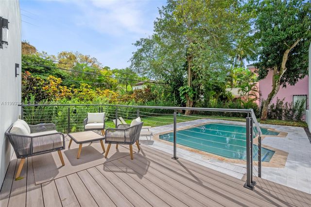 1207 Columbus Blvd, Coral Gables, FL 33134