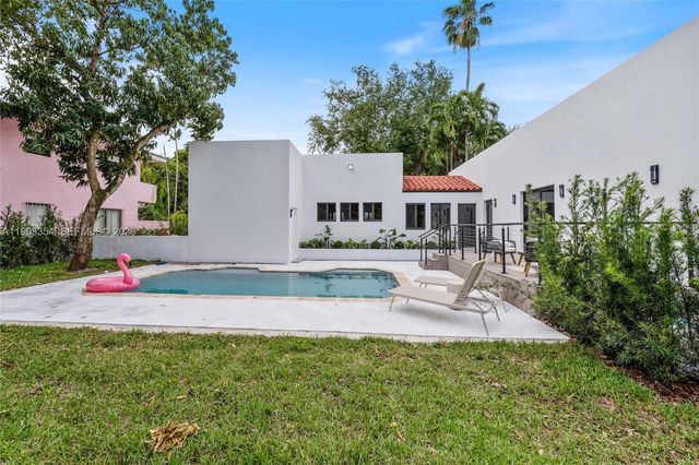 1207 Columbus Blvd, Coral Gables, FL 33134