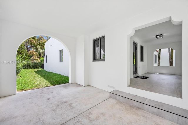 1207 Columbus Blvd, Coral Gables, FL 33134