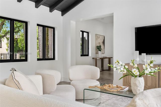 1207 Columbus Blvd, Coral Gables, FL 33134