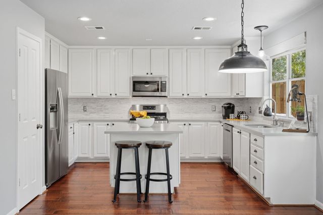106 Autumn Branch Drive, The Woodlands, TX 77382