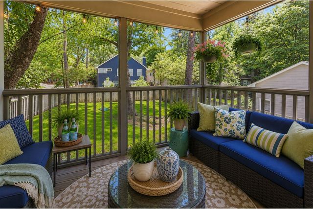 106 Autumn Branch Drive, The Woodlands, TX 77382
