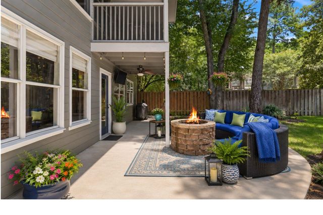 106 Autumn Branch Drive, The Woodlands, TX 77382