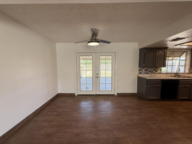 5035 E Belgravia Avenue, Fresno, CA 93725