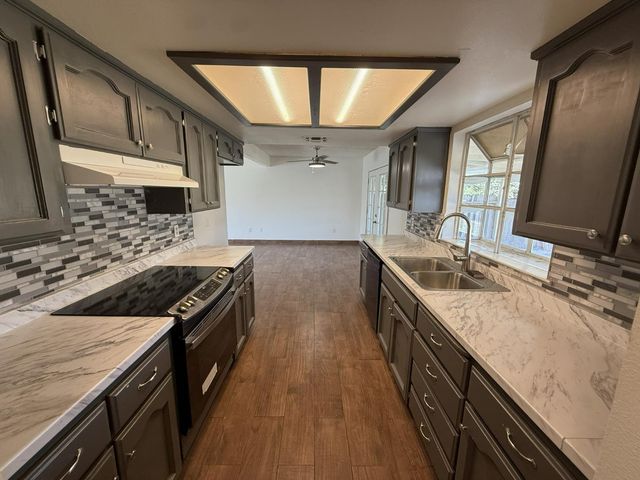 5035 E Belgravia Avenue, Fresno, CA 93725