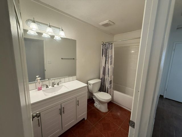 5035 E Belgravia Avenue, Fresno, CA 93725