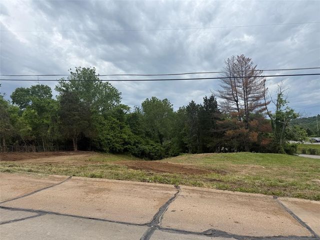 1 Eastview Drive, Fenton, MO 63026