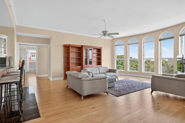 288 BEACH DRIVE NE 4B, St Petersburg, FL 33701