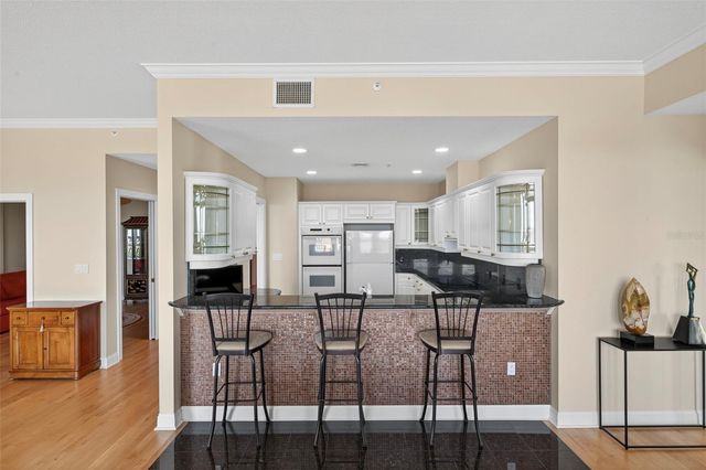 288 BEACH DRIVE NE 4B, St Petersburg, FL 33701