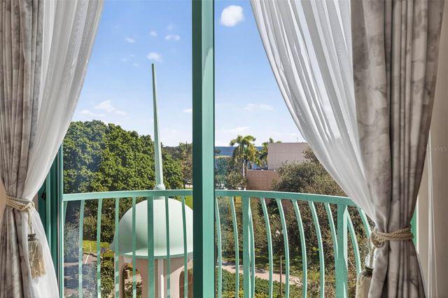 288 BEACH DRIVE NE 4B, St Petersburg, FL 33701