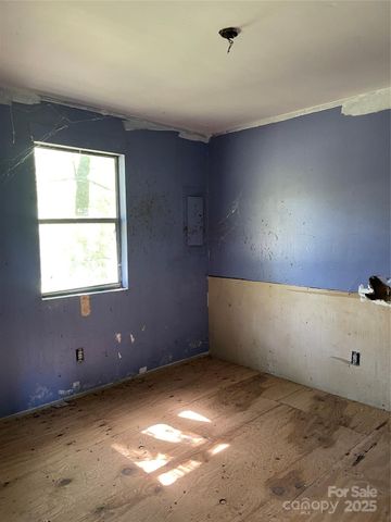 5735 Fallston Road, Lawndale, NC 28090