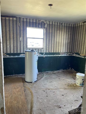 5735 Fallston Road, Lawndale, NC 28090