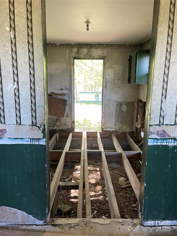 5735 Fallston Road, Lawndale, NC 28090