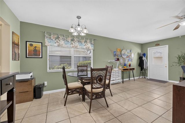 402 DORCHESTER PLACE 31, Sun City Center, FL 33573