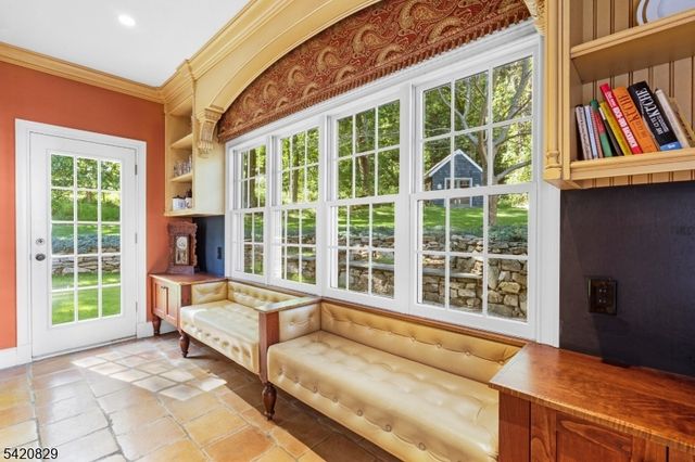 3 Laurel Ln, Chester Twp., NJ 07930