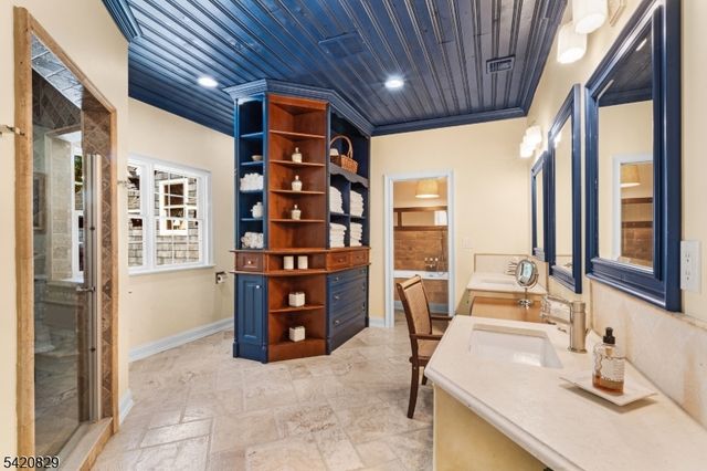 3 Laurel Ln, Chester Twp., NJ 07930