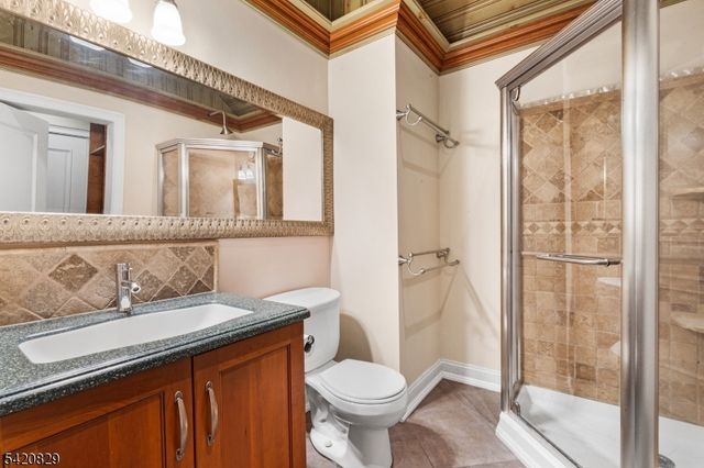 3 Laurel Ln, Chester Twp., NJ 07930