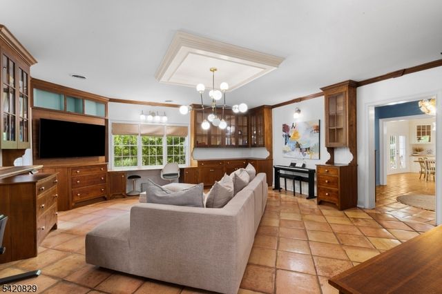 3 Laurel Ln, Chester Twp., NJ 07930