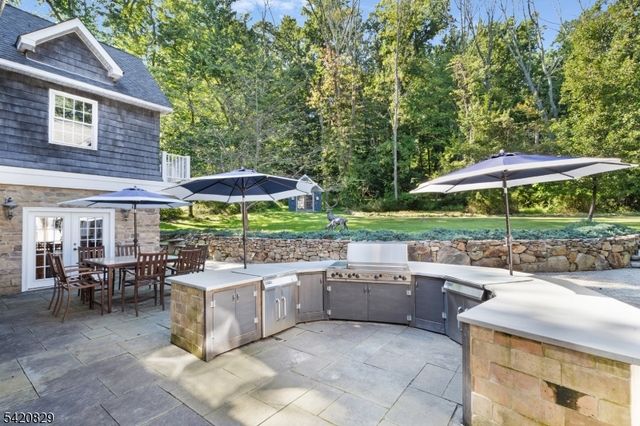 3 Laurel Ln, Chester Twp., NJ 07930