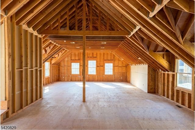 3 Laurel Ln, Chester Twp., NJ 07930