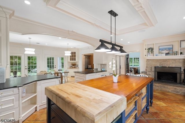 3 Laurel Ln, Chester Twp., NJ 07930