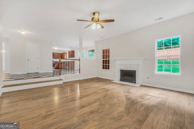 81 Saint Charles Place, Sharpsburg, GA 30277