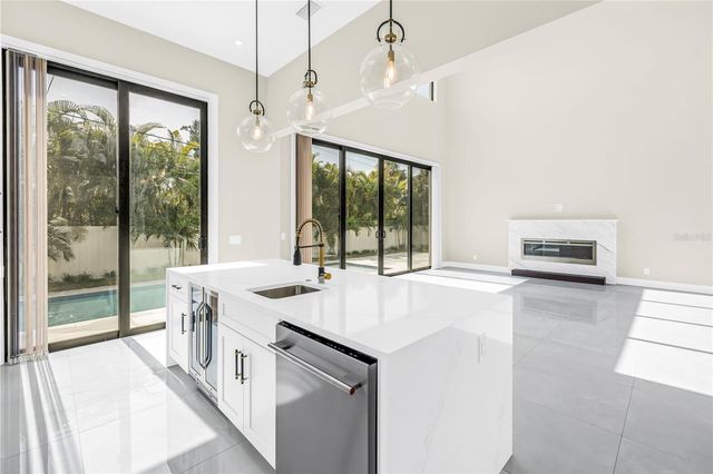 2783 67TH WAY N, St Petersburg, FL 33710