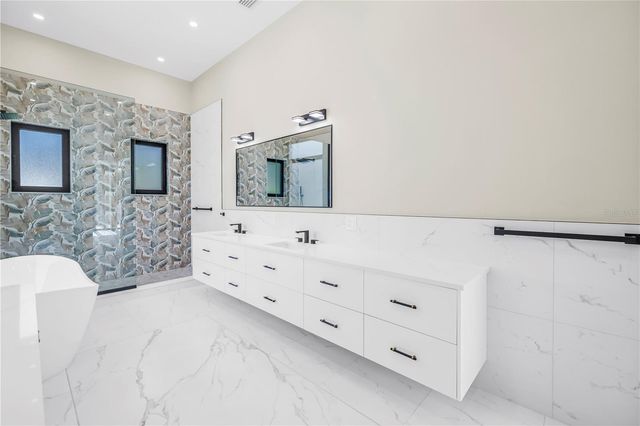 2783 67TH WAY N, St Petersburg, FL 33710