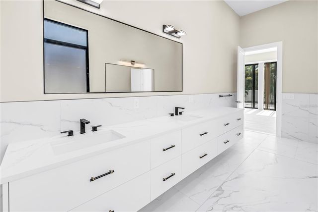 2783 67TH WAY N, St Petersburg, FL 33710
