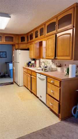 877 County Road 2010, Ivanhoe, TX 75447