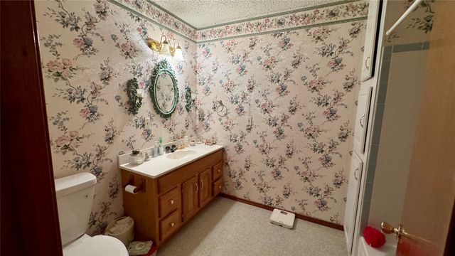 877 County Road 2010, Ivanhoe, TX 75447