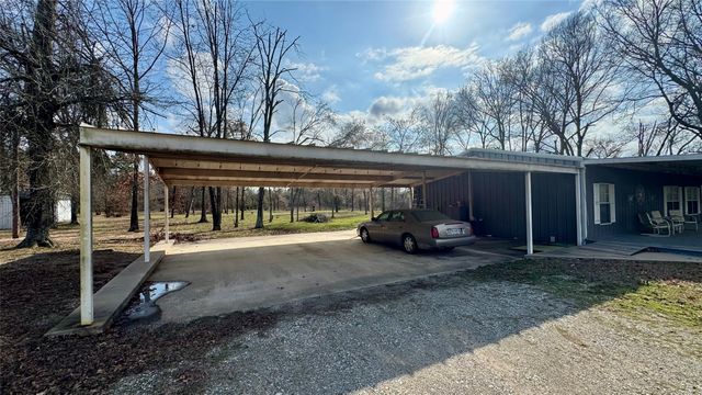 877 County Road 2010, Ivanhoe, TX 75447