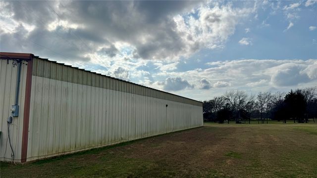 877 County Road 2010, Ivanhoe, TX 75447