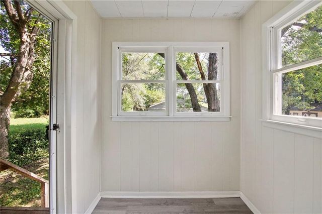 1207 S 2nd Street, Leavenworth, KS 66048