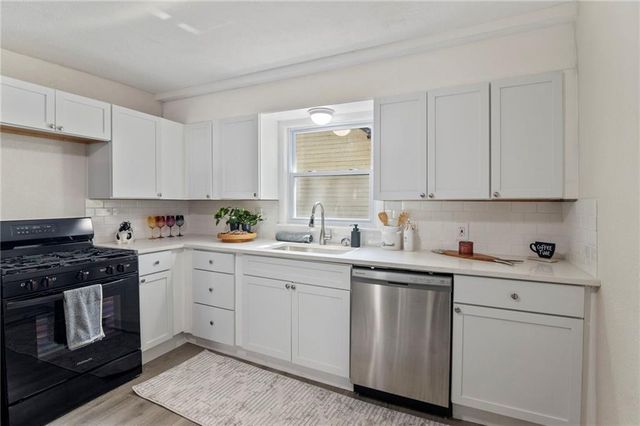 1207 S 2nd Street, Leavenworth, KS 66048