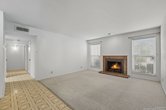 8702 Village Dr Apt 1304, San Antonio, TX 78217