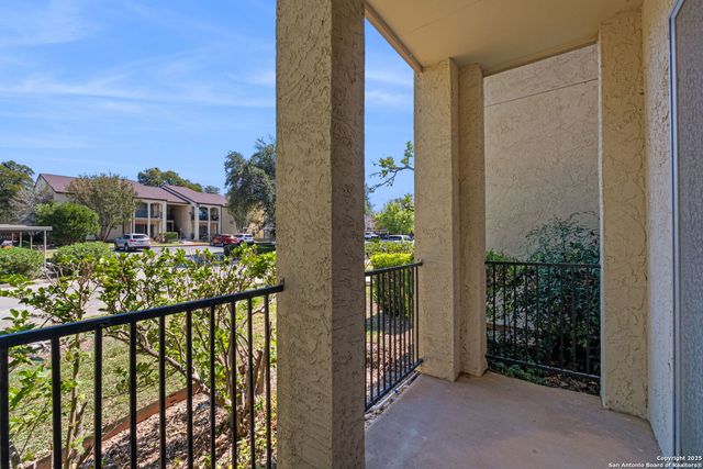8702 Village Dr Apt 1304, San Antonio, TX 78217