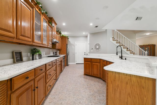 303 Celtic Road, Howe, TX 75459