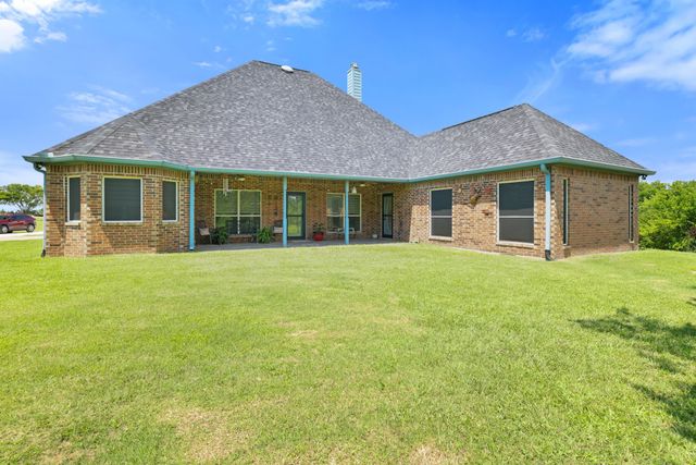 303 Celtic Road, Howe, TX 75459