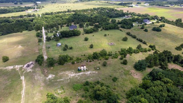 303 Celtic Road, Howe, TX 75459