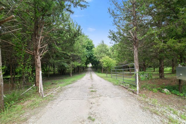 303 Celtic Road, Howe, TX 75459