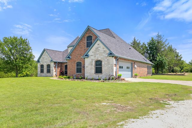 303 Celtic Road, Howe, TX 75459