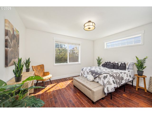 2345 PIONEER Pike, Eugene, OR 97401