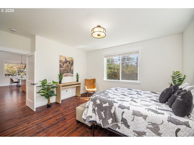 2345 PIONEER Pike, Eugene, OR 97401