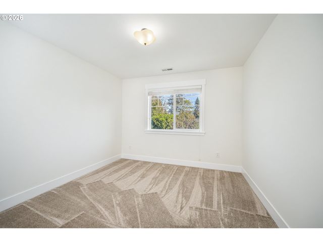 2345 PIONEER Pike, Eugene, OR 97401