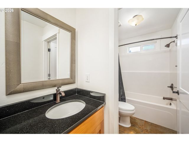 2345 PIONEER Pike, Eugene, OR 97401