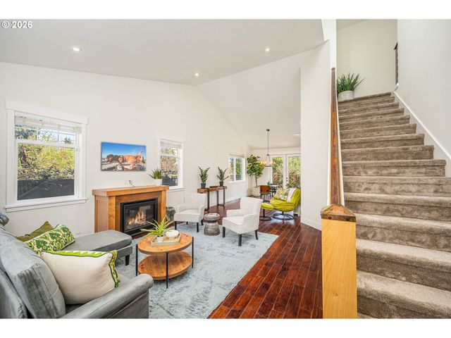 2345 PIONEER Pike, Eugene, OR 97401