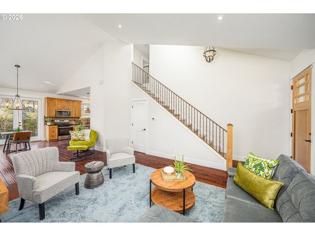 2345 PIONEER Pike, Eugene, OR 97401